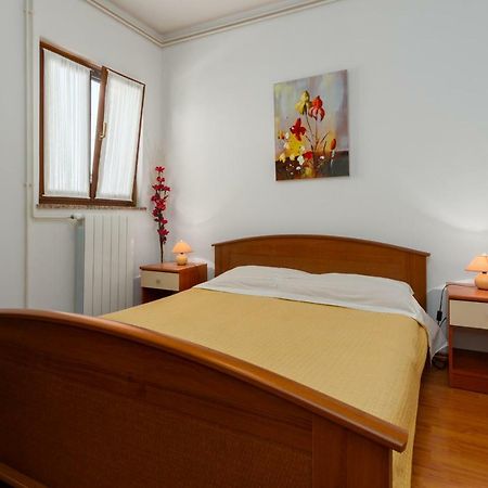 Apartment Softic Pula Exteriör bild